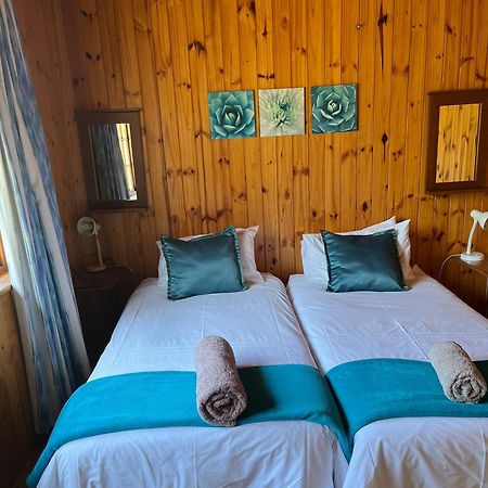 Hoopoe Log Cabin Albert Falls エクステリア 写真