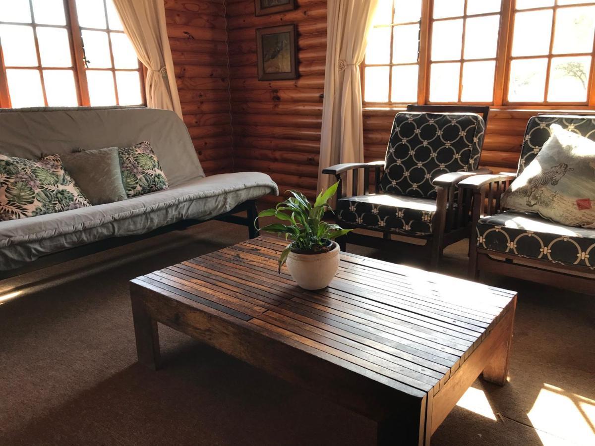 Hoopoe Log Cabin Albert Falls エクステリア 写真
