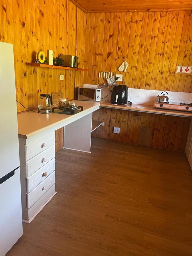 Hoopoe Log Cabin Albert Falls エクステリア 写真